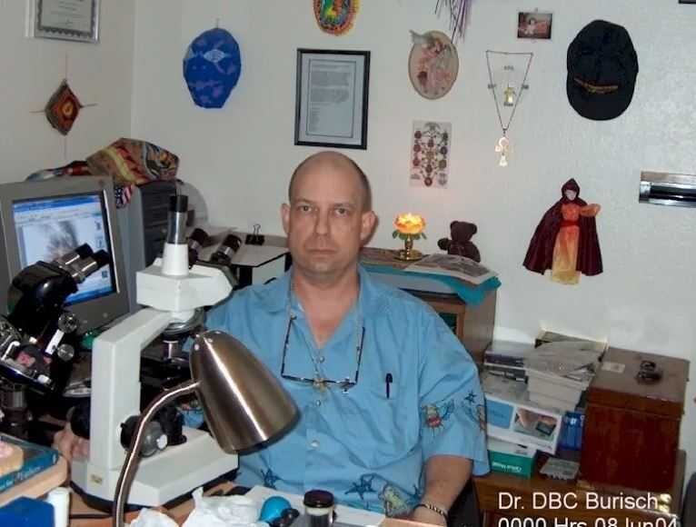 Дэн Буриш, доктор микробиологии и бывший сотрудник секретных вооруженных сил США. фото: danburisch.info