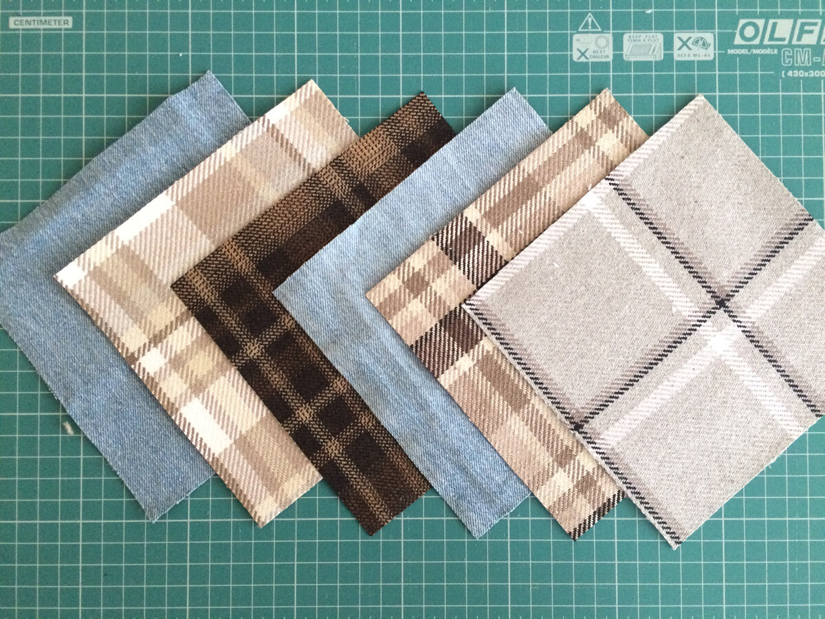 Первый этап: нарезать квадраты 15х15. Вот кто мне спать не даёт по ночам! Две недели сидит в моей голове и шьётся, шьётся! Ну ладно, вылезай из моей головы, сошью тебя!