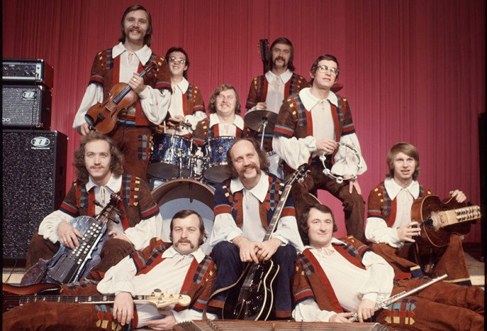 Кто был первым? Версия "Косил Ясь конюшину" в исполнении ВИА "Зодчие ...