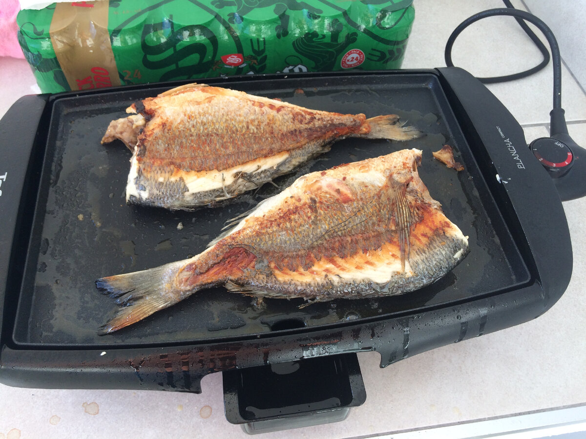 Справа как раз этот регулятор тепла