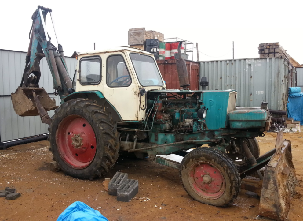 gallery.ykt.ru. Фото с Яндекса. ЮМЗ экскаватор.