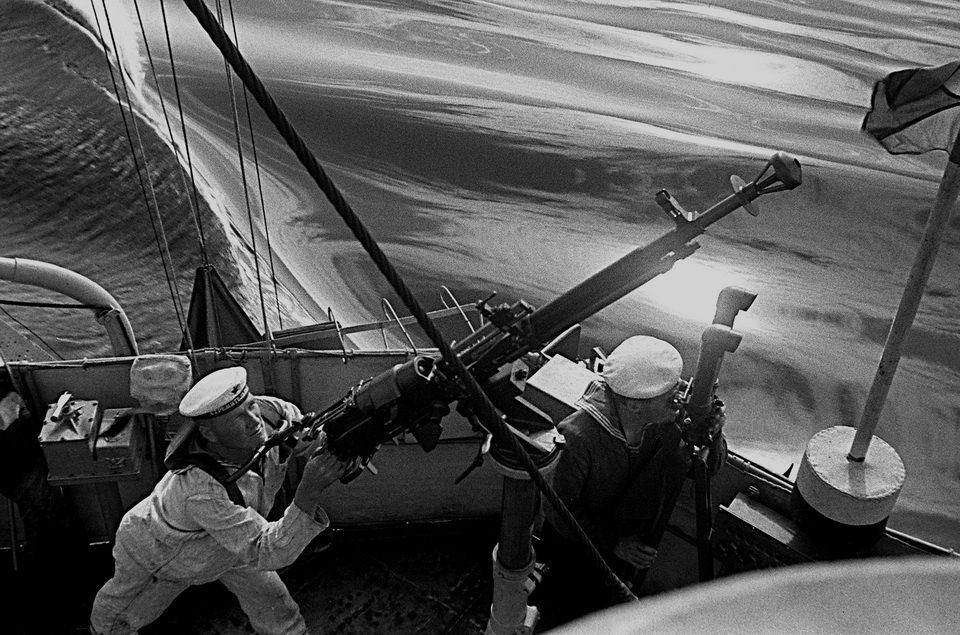 Здравствуйте, мои уважаемые читатели. Сегодня, при помощи фотоцентра имени братьев Люмьер, мы окунемся в наше с вами советское прошлое.-5