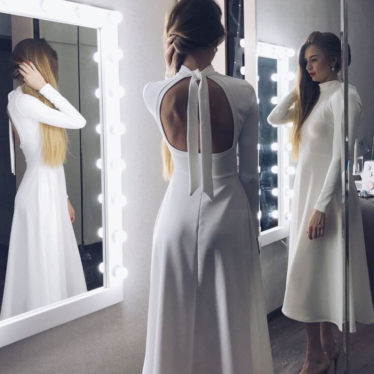 Такой наряд - это определённо история про скромность, например