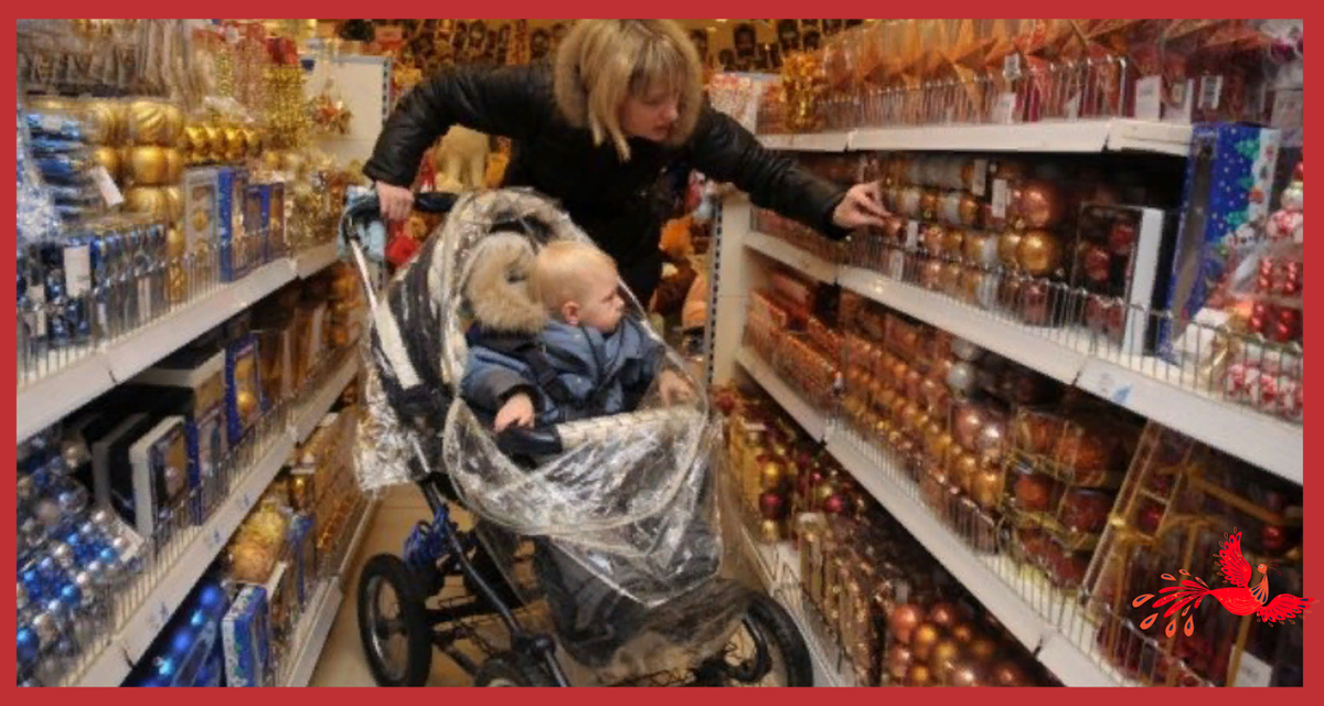 Детская коляска в метро. Просьба с колясками не входить. Коляска около магазина. Можно ли в магазин с коляской. Метро с детскими колясками.