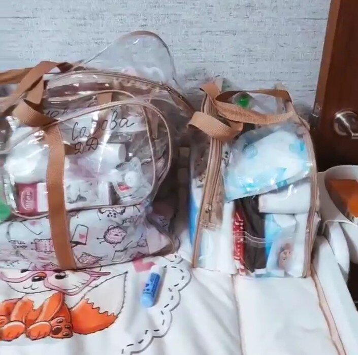 Сумки со "всем" необходимым.