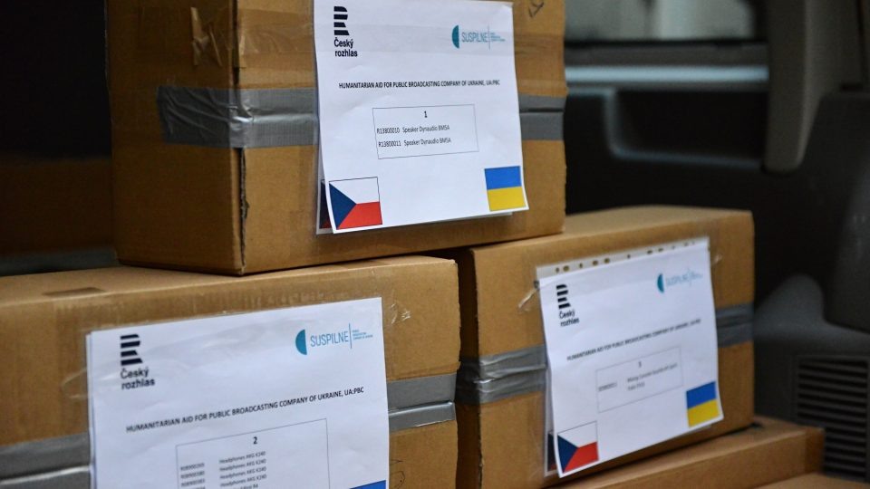 Фото с сайта Чешского радио: часть оборудования, предоставленного Чешским радио для Украинского радио на случай утраты последним стационарных передатчиков.