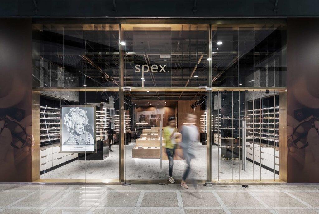 Интерьер выставки Spex Eyewear в стиле современный минимализм