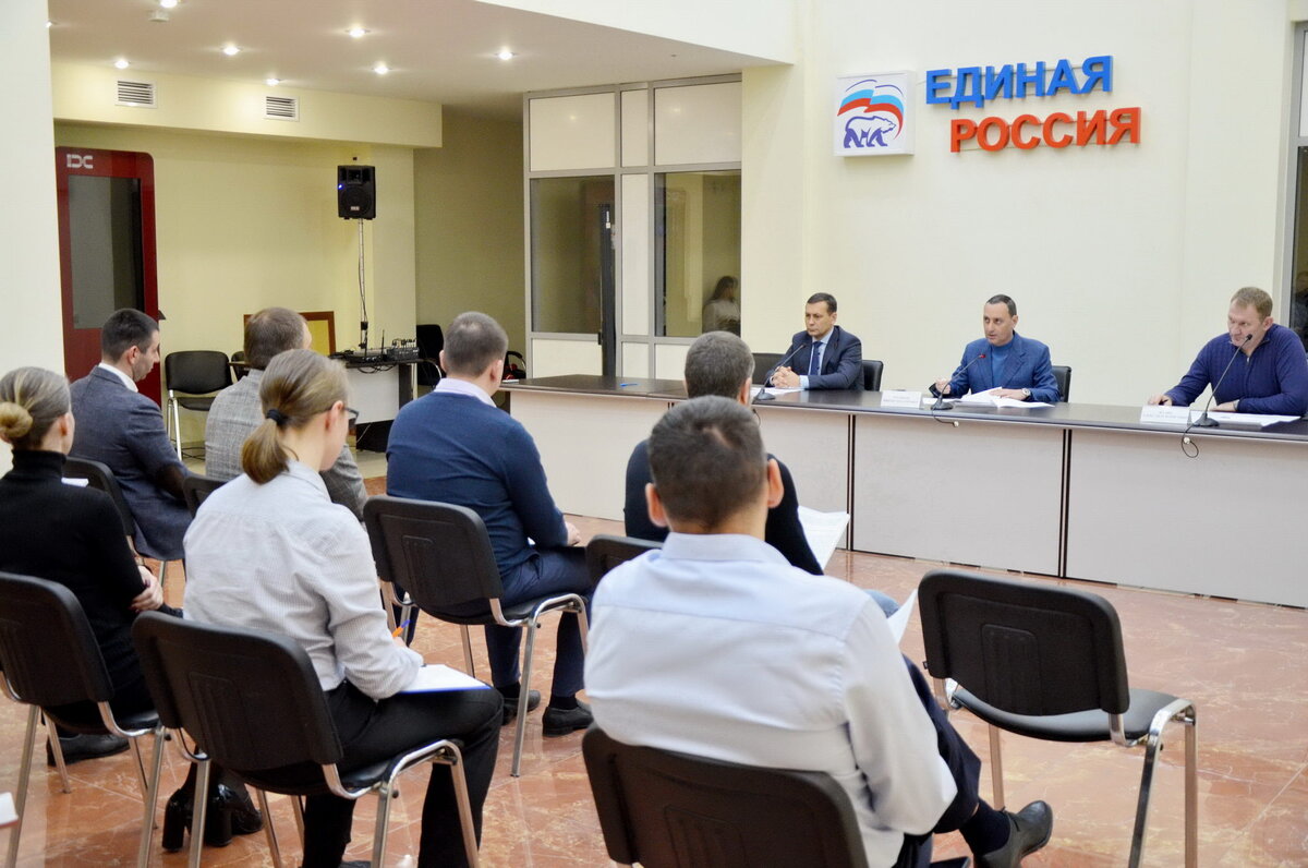 Депутат ЗСК Виктор Тепляков, совещание по вопросу состояния мостов на территории Сочи