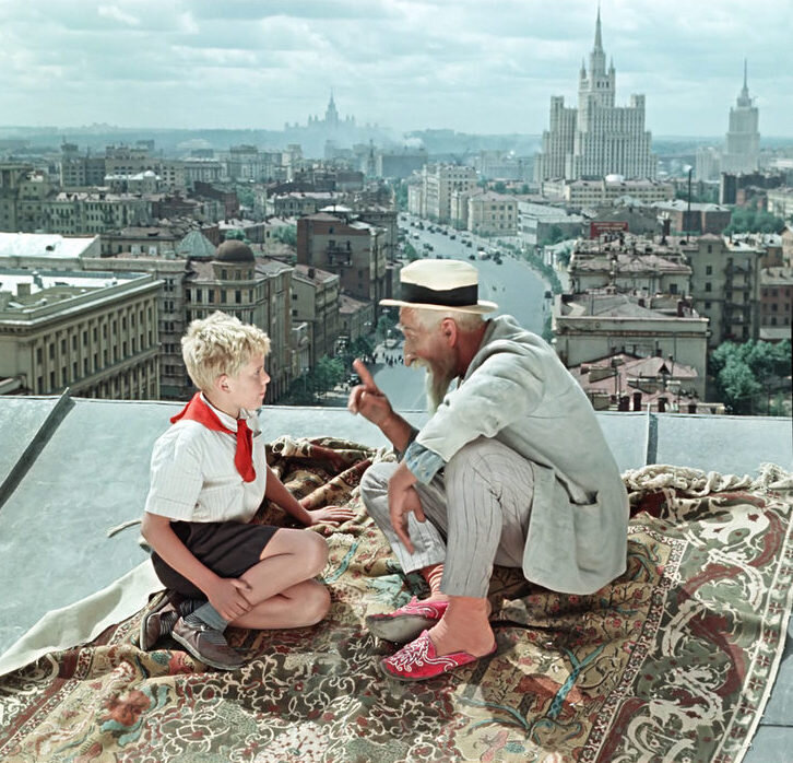 кадр к\ф "Старик хотабыч" 1956. Крыша гостиницы "Пекин"