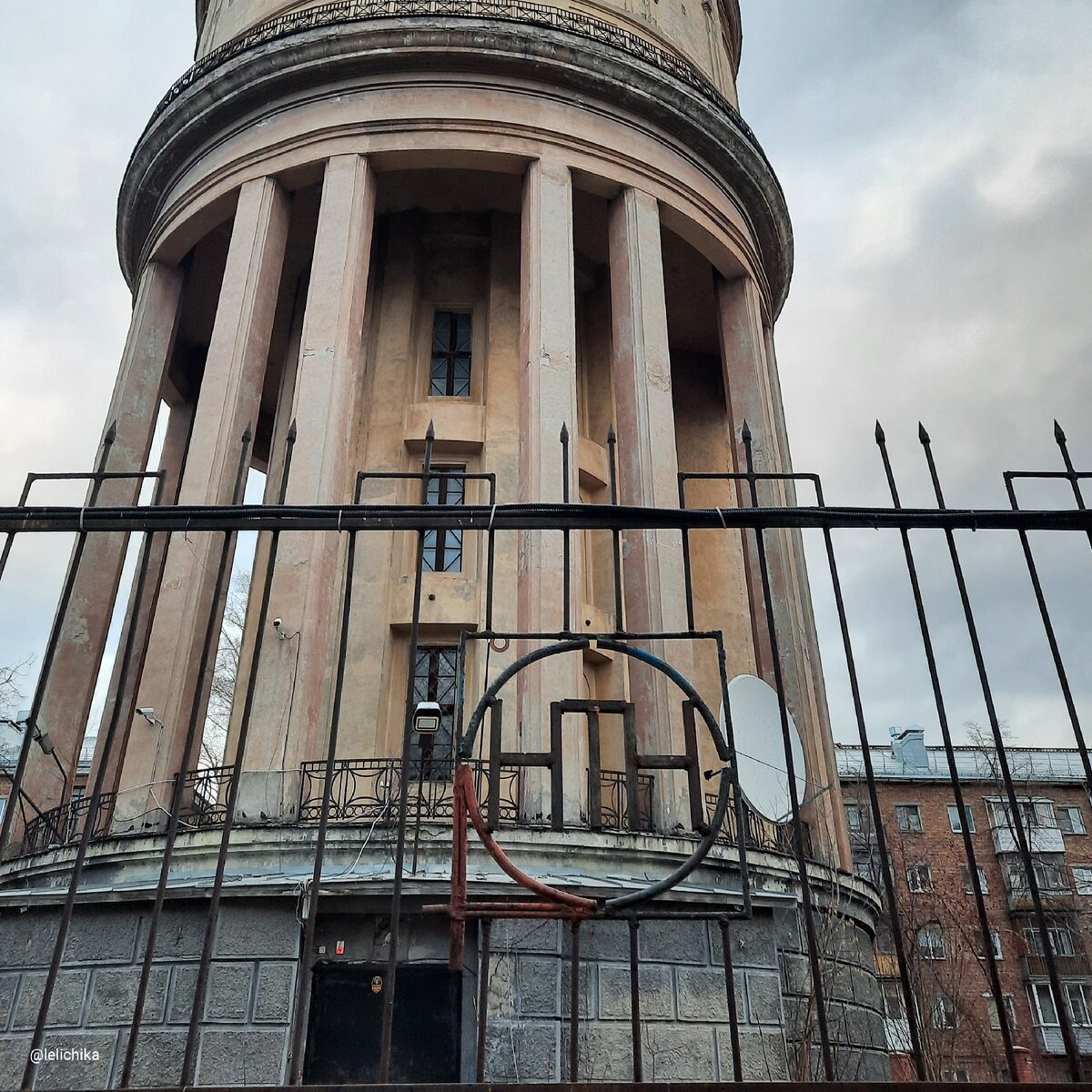 Листайте карусель