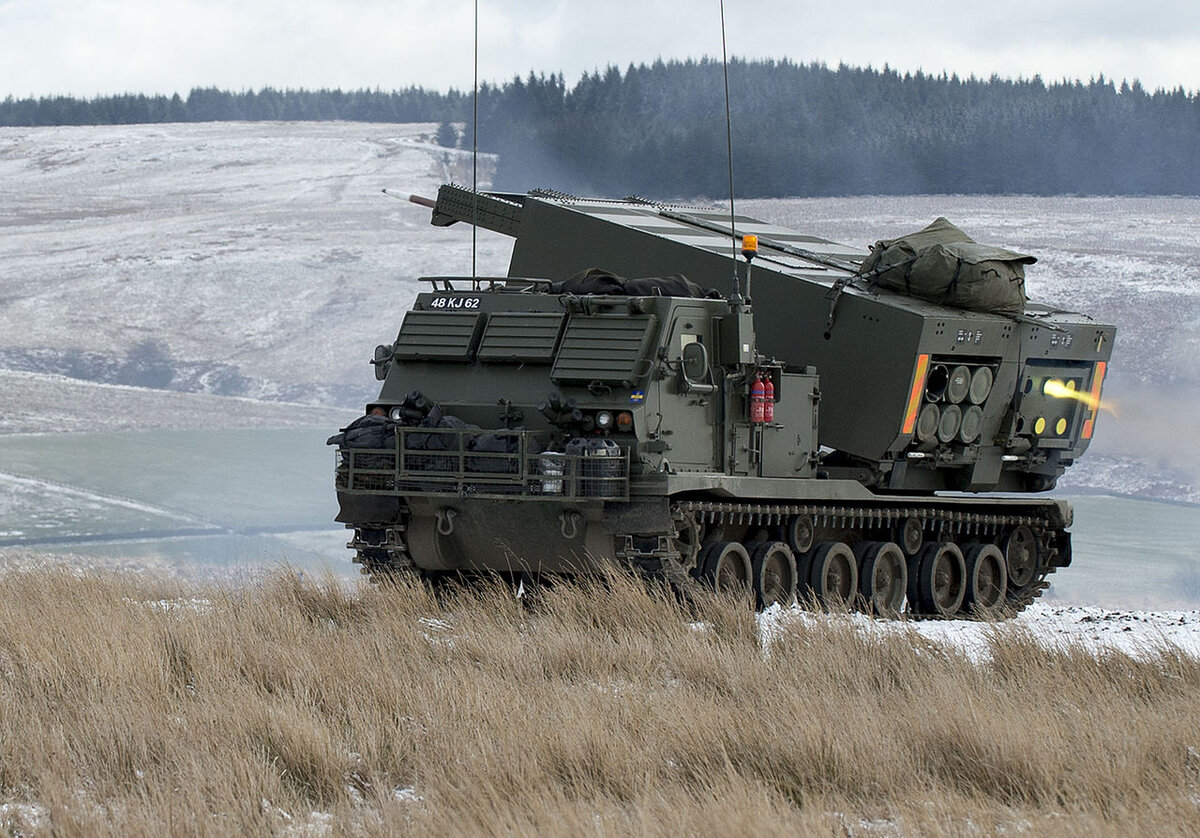 РСЗО M270 MLRS британской армии на учениях, фото: wikimedia.org
