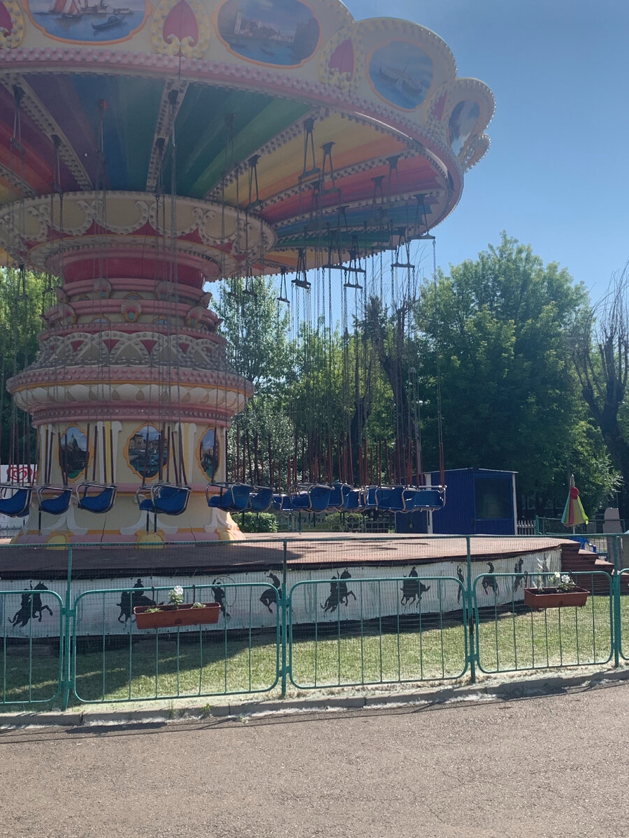 Чувствовала утром себя такой каруселью… ожидающей включат меня сегодня или нет. Включили и всё завертелось 