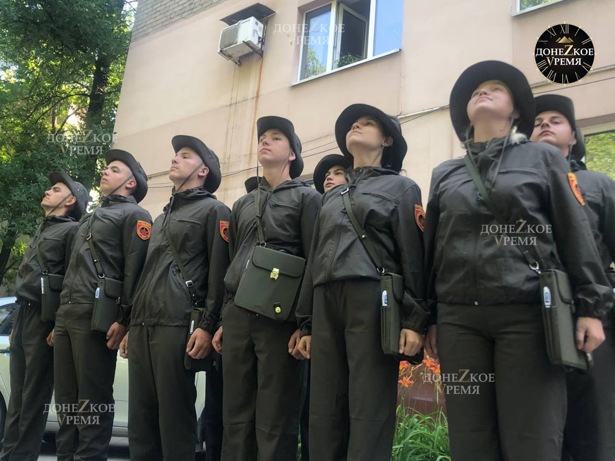 10 юнармейцев из ДНР отправились в РФ для участия в игре “Победа”
