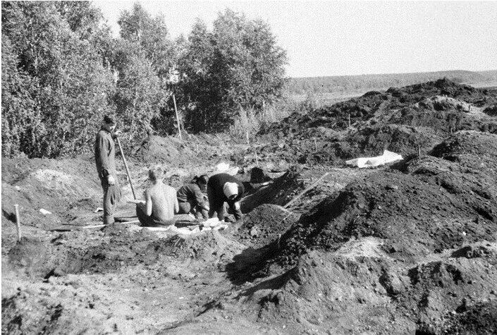 На снимках археологические раскопки могильника на Крутой речке учениками Миасской средней школы в 1969 году.