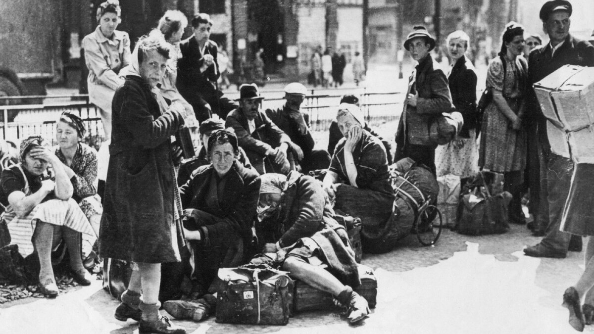 После Второй Мировой войны Германия оказалась разделена на оккупационные зоны, и жизнь в них несколько различалась.