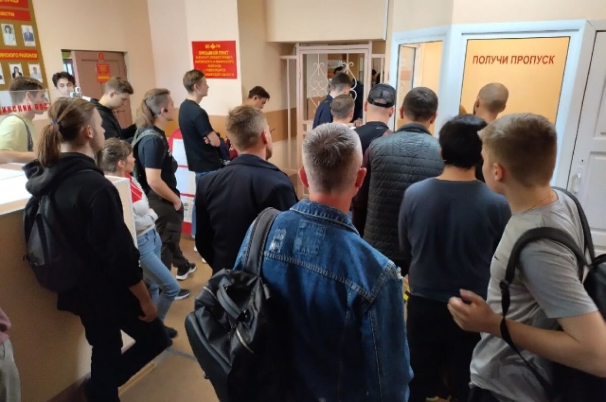    Новосибирский военком допустил призыв неслуживших и ограниченно годных