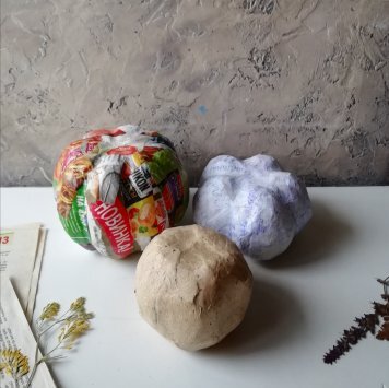 Тыковки в технике папье маше. Фото из личного архива