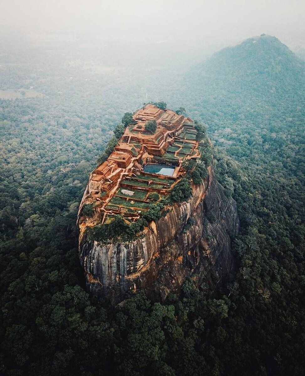 Шри Ланка гора Сигирия
