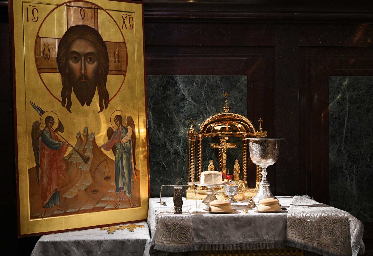  Главное, искренне верить. Фото Сергея Власова. Источник: https://foto.patriarchia.ru/news/patriarshee-sluzhenie-v-rozhdestvenskiy-sochelnik-v-khrame-khrista-spasitelya-khirotoniya-arkhimandrita-leonida-soldatova-vo-episkopa-alapaevskogo/
