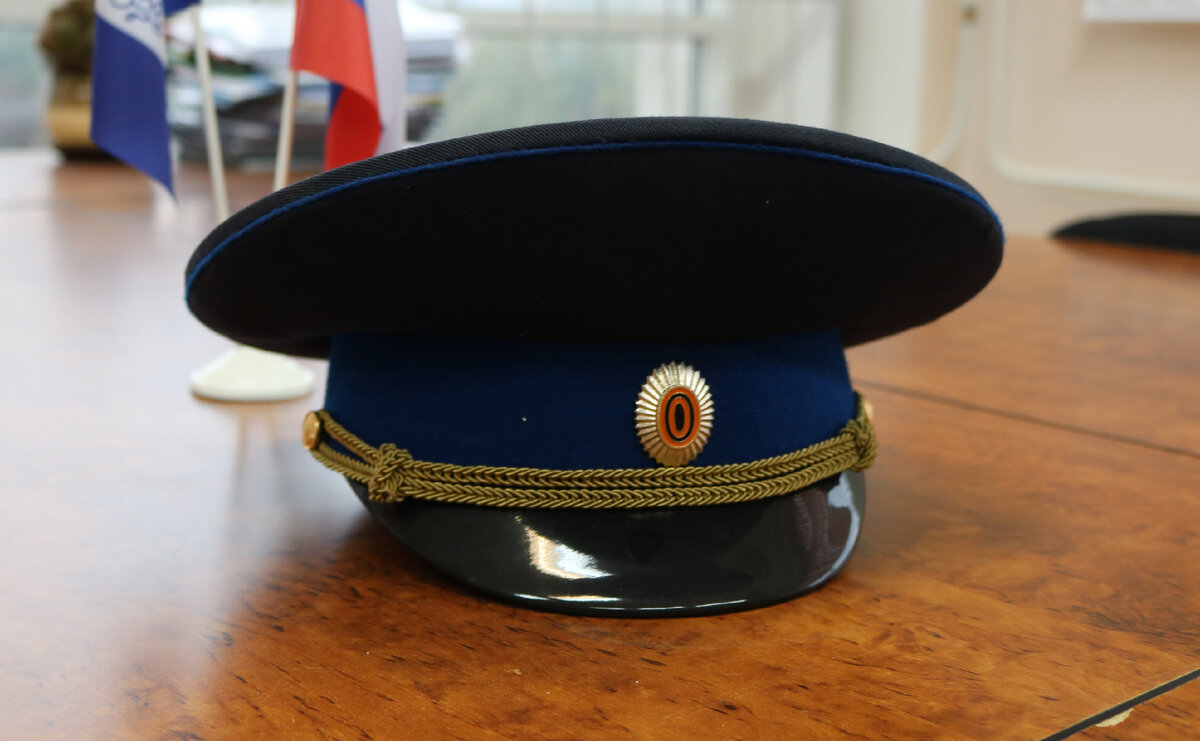 Наша служба и опасна и трудна...