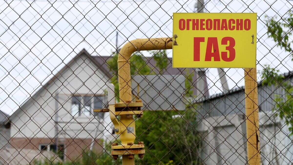    Газораспределительное устройство в секторе малоэтажной жилой застройки на окраине Новосибирска© РИА Новости / Александр Кряжев