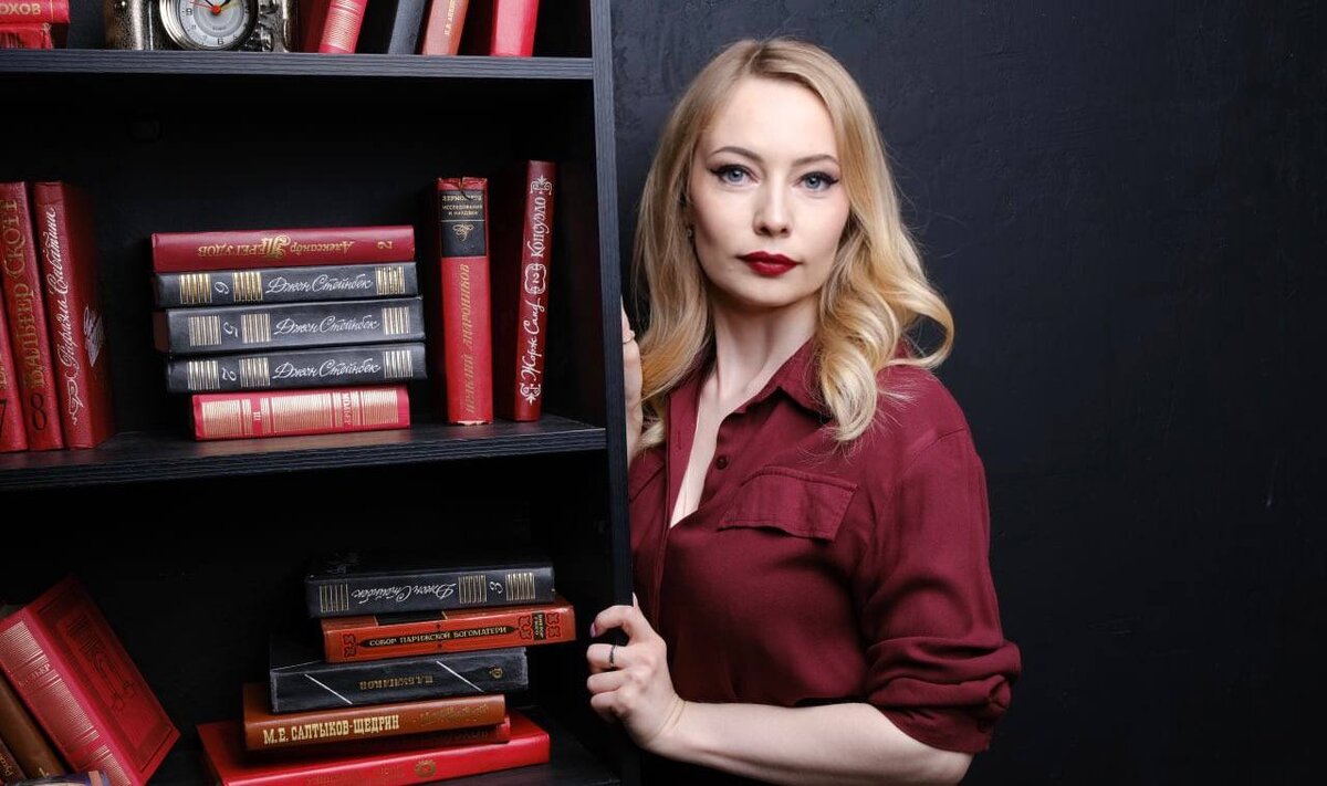 казалось бы, вот он - квалифицированный преподаватель, на занятиях повышает уровень языка студентов, а в чем подвох тогда?