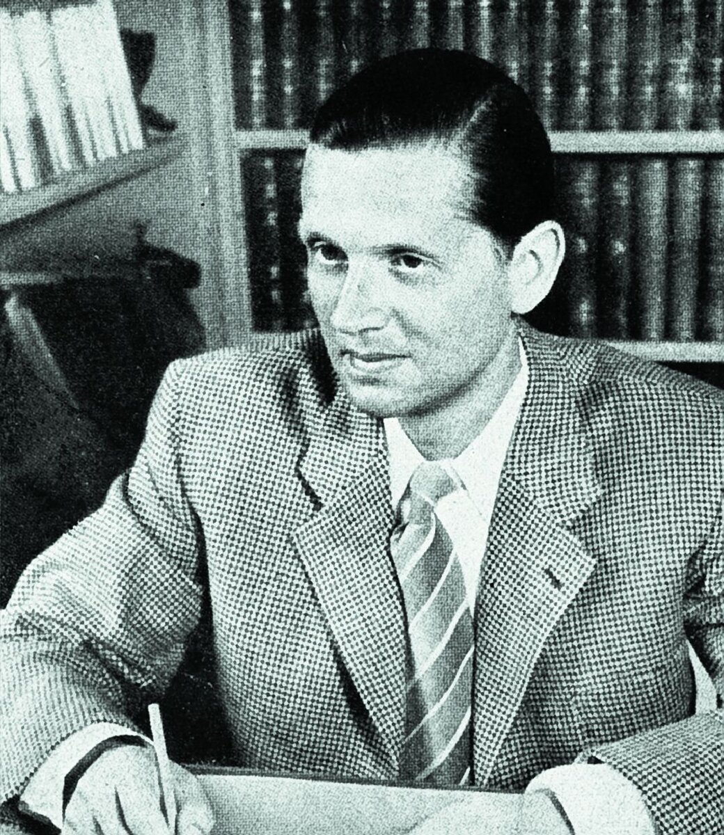 Табаков хорошо сыграл роль, но настоящий Шелленберг выглядел вот так в послевоенные годы