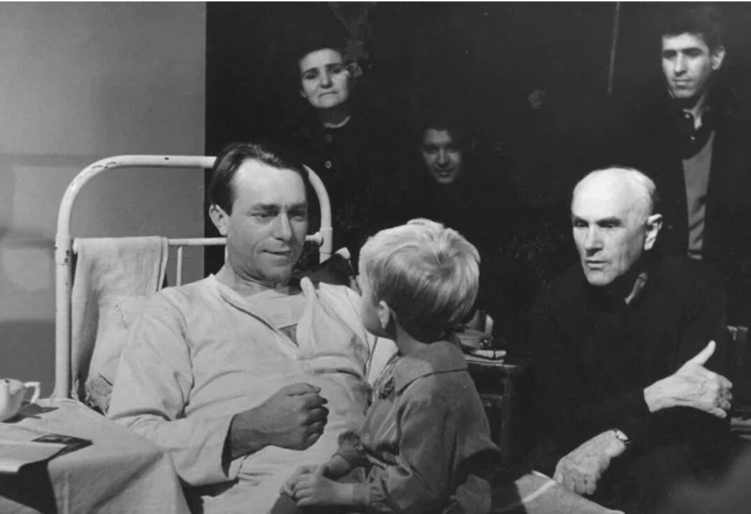 Изображение со страницы https://www.kino-teatr.ru/kino/person/179/foto/1480/