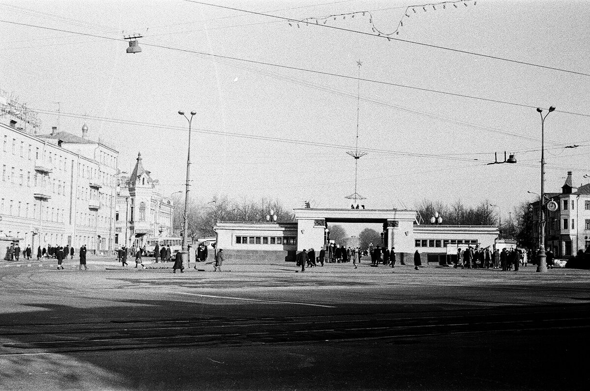 сокольническая площадь москва