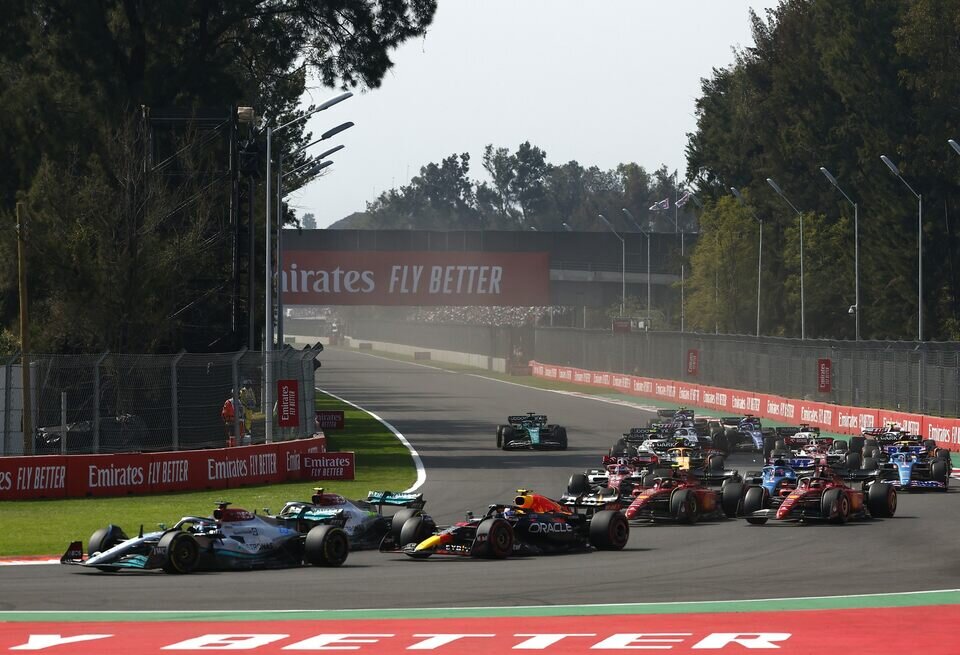    Mercedes намерена отобрать у Ferrari второе место в чемпионатеLAT Images/Mercedes