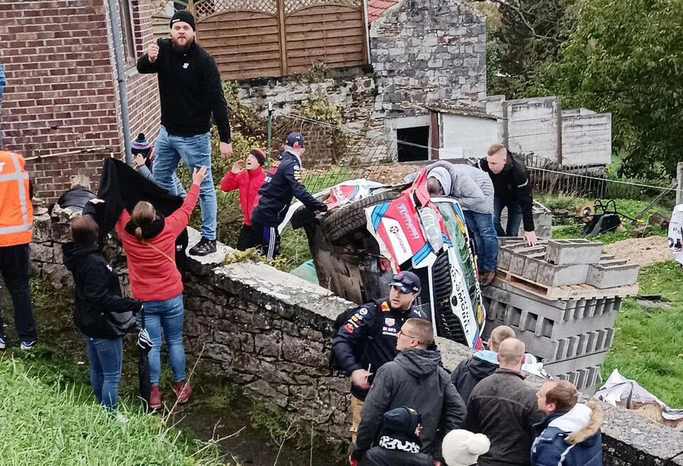   Два человека погибли на ралли в БельгииСоцсети