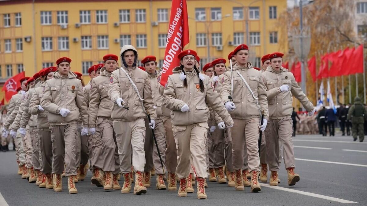    В Самаре прошел Парад Памяти© Фото предоставлено правительством Самарской области