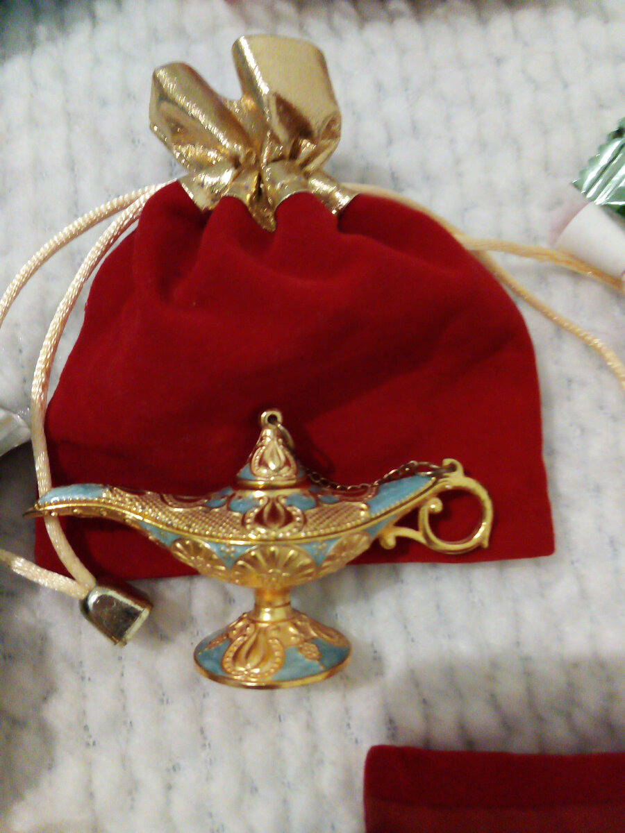 Упаковочный мешочек и подарок