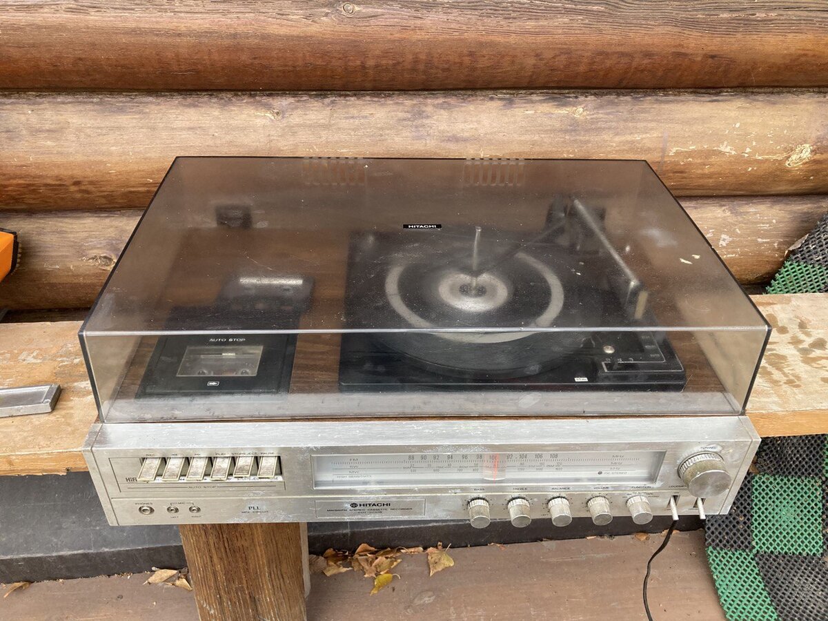 Даже фото с почты выглядят привлекательнее, чем в объявлении о продаже.