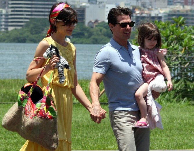 Кэти Холмс, Том Круз и дочь Сури.Фото из открытого источника  Alexgitara.ru