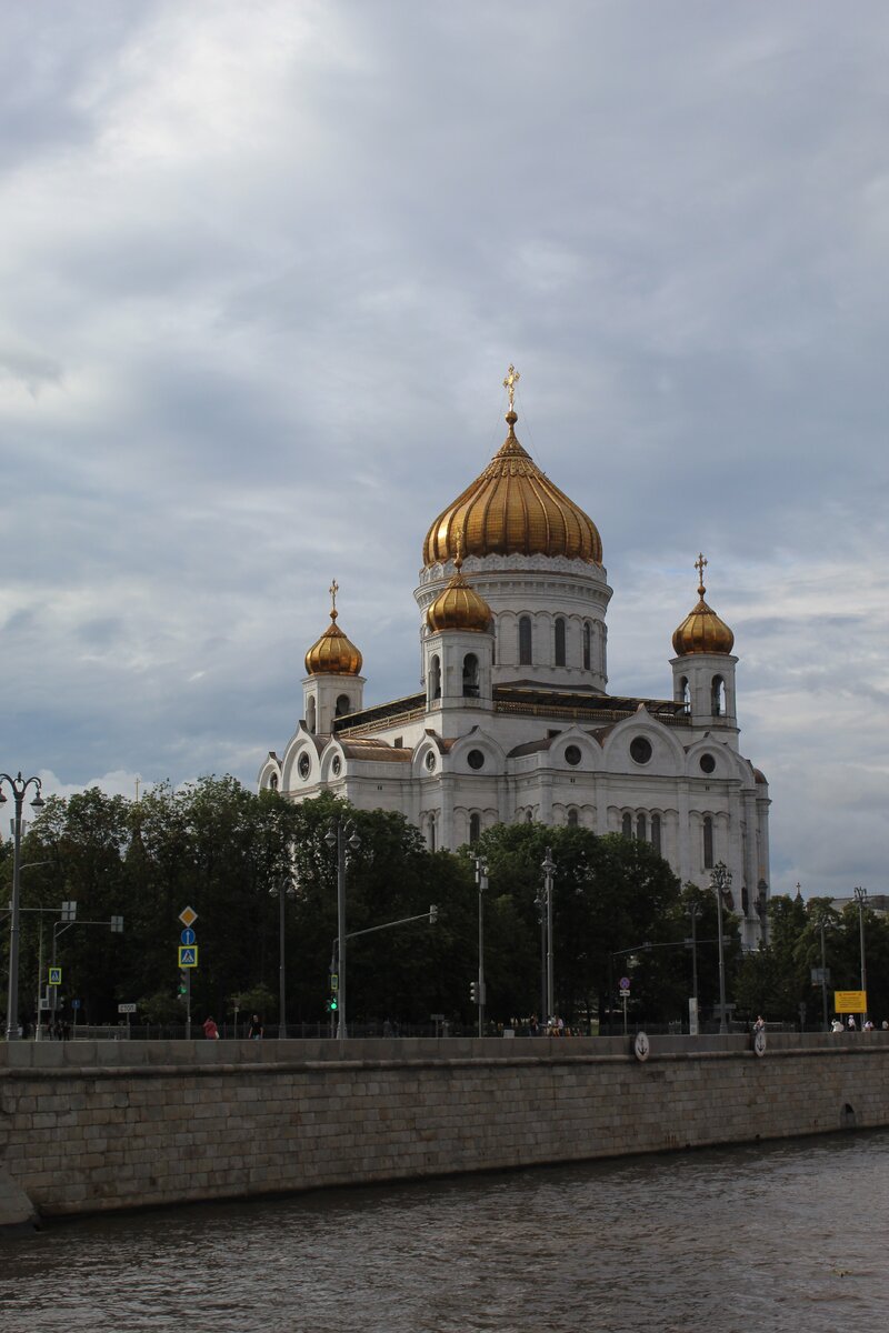 Может быть бассейн 