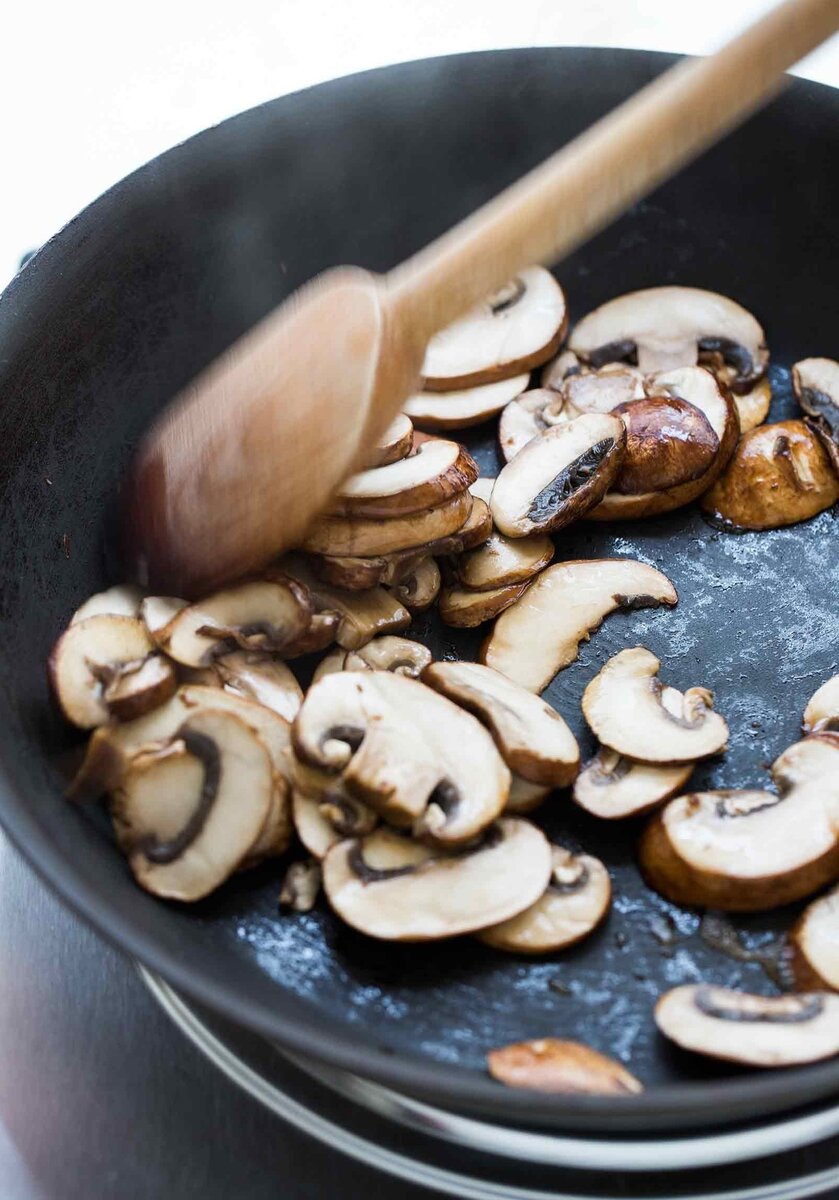 белые грибы на сковороде фото