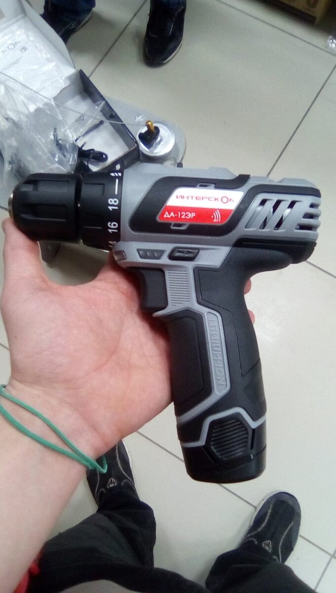 Сам шуруповерт