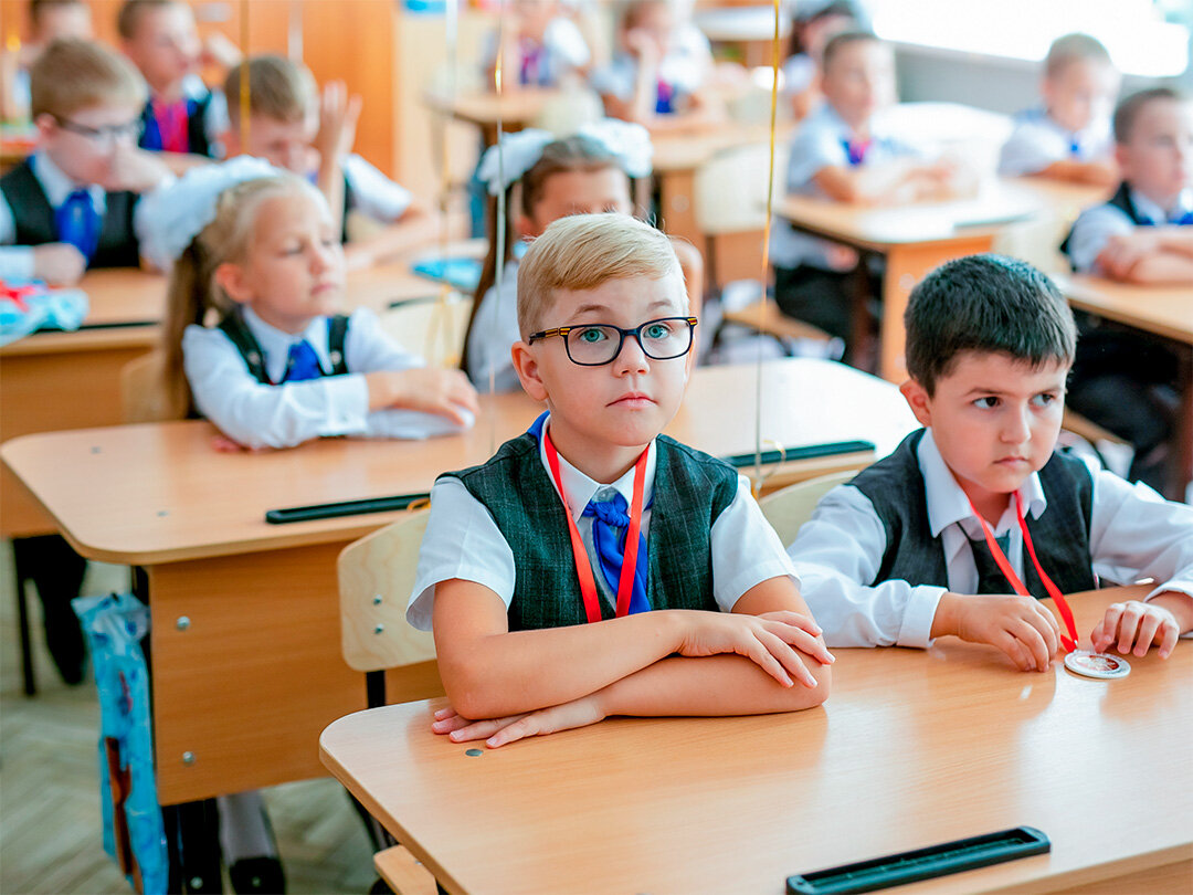 Высшая it школа. Energetic lecturer. Приниматься класс. Middle school class. Приниматься класс.