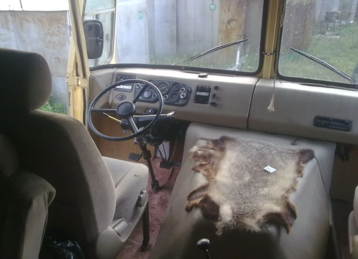 В салоне автобус тоже глубоко модернизировали. Фото с сайта Авито.ру.