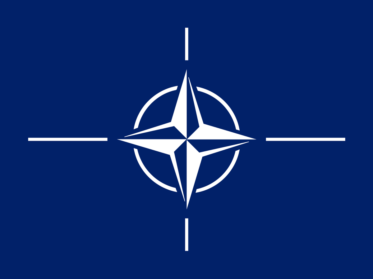 Блок НАТО. Источник фото: https://kk.wikipedia.org/wiki/Сурет:Flag_of_NATO.svg