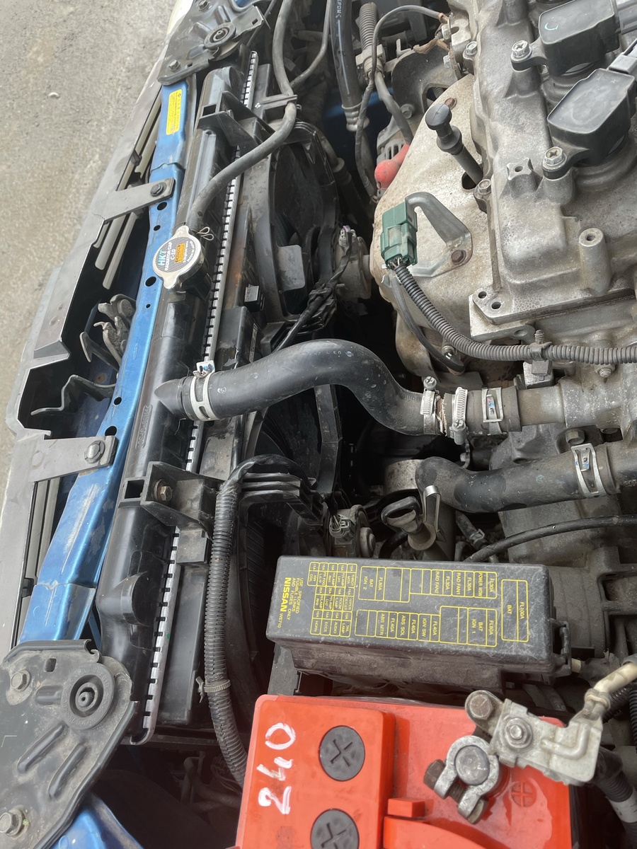 Данные места лучше промывать с дальнего расстояния, иначе вы рискуете обзавестись неисправностями на своем автомобиле.