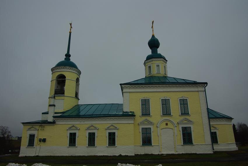 Архангельск вельск. Лявлинские храмы. Церквуха на Пертроградке около троитскогл мосьа.