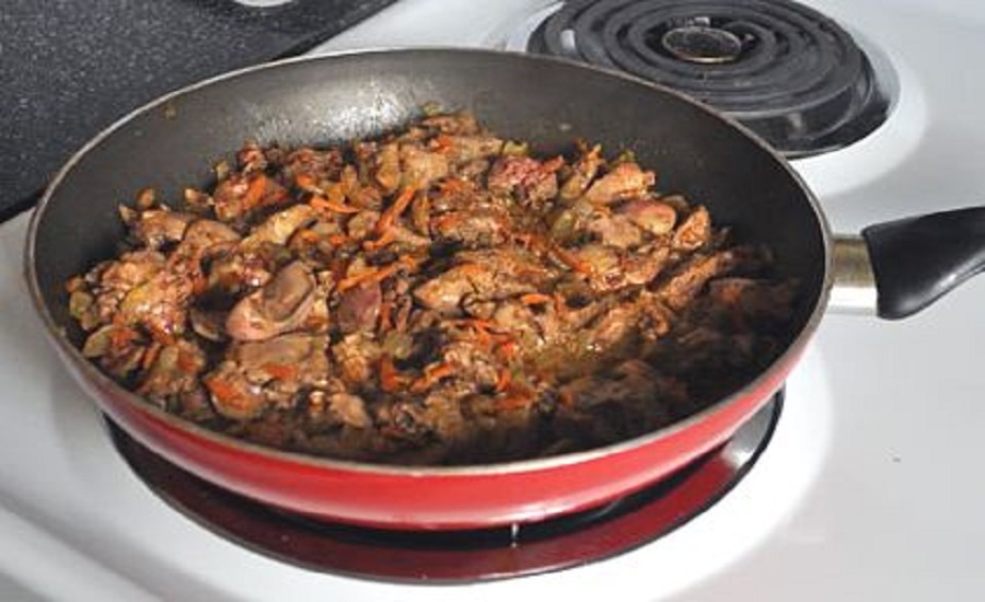 Для канала С.Пудовъ: Рецепт: Быстрый паштет из куриной печени с паприкой, морской солью и черным перцем с ароматом дыма MensPeris - Шаг 2