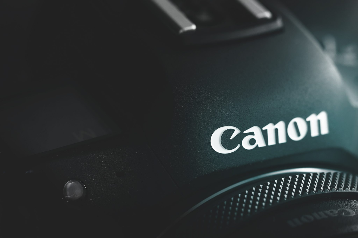 Canon 2000D + 18-55 мм