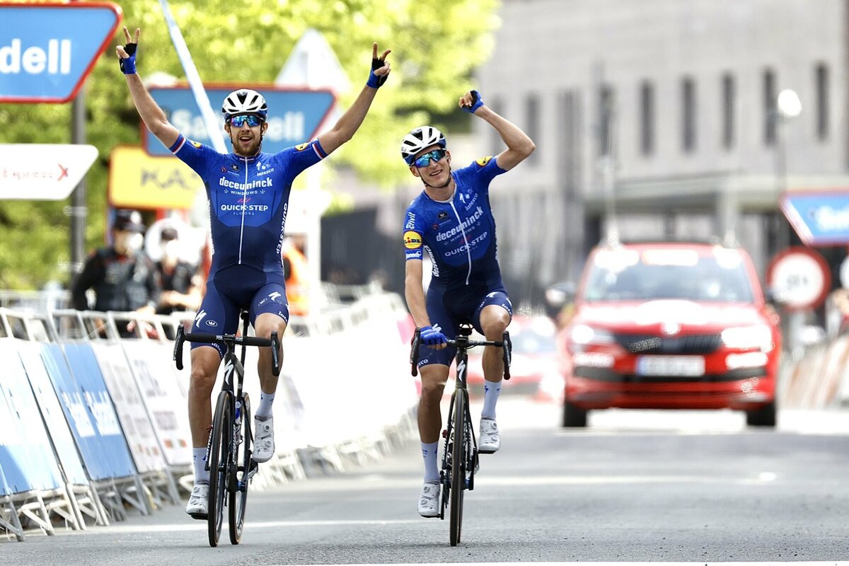 A que hora pasa el tour por hondarribia