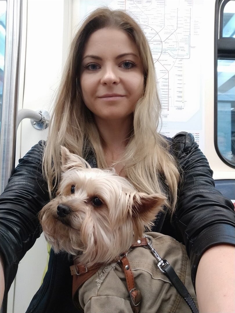 Да, своих питомцев порой можно доверять незнакомым людям-поверьте)