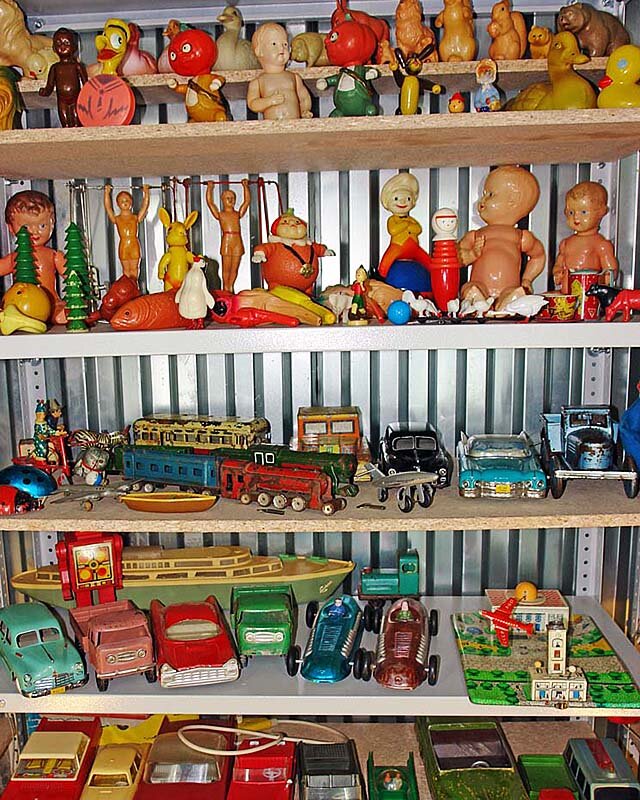 Магазин где можно купить игрушки. Советские игрушки. Советский магазин игрушек. Детские игрушки ассортимент. Игрушки 80 годов.