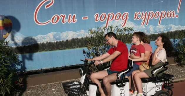 В среднем стоимость проживания выросла на 50%, то есть кто-то поднял цену на 20%, кто-то - на 100%