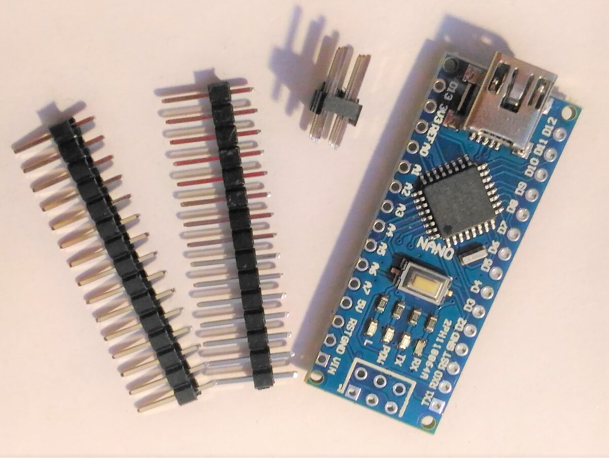 Arduino nano.